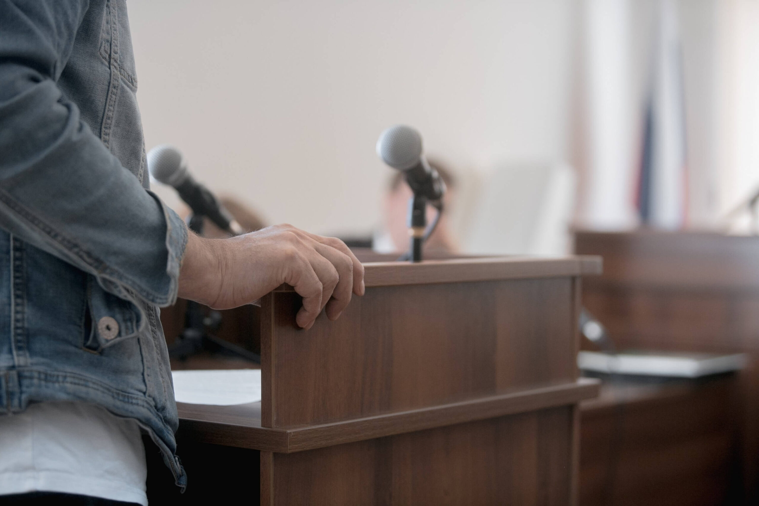 Lawyer speaks in a court in defense of defendant